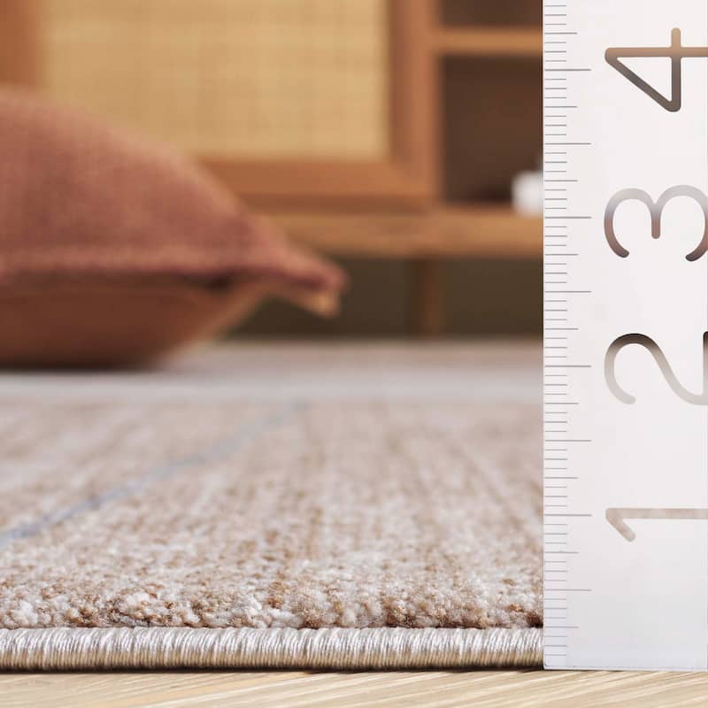 SAFAVIEH Forum Yelda Modern Contemporary Rug - 5' x 7'
