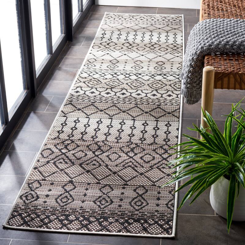 SAFAVIEH Havana Alane Geometric Indoor/ Outdoor Waterproof Rug