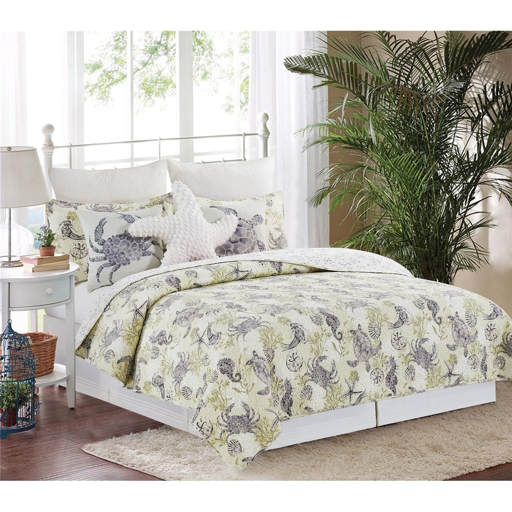 Cannon Beach Coastal Cotton Quilt Set - Reversible and Machine Washable