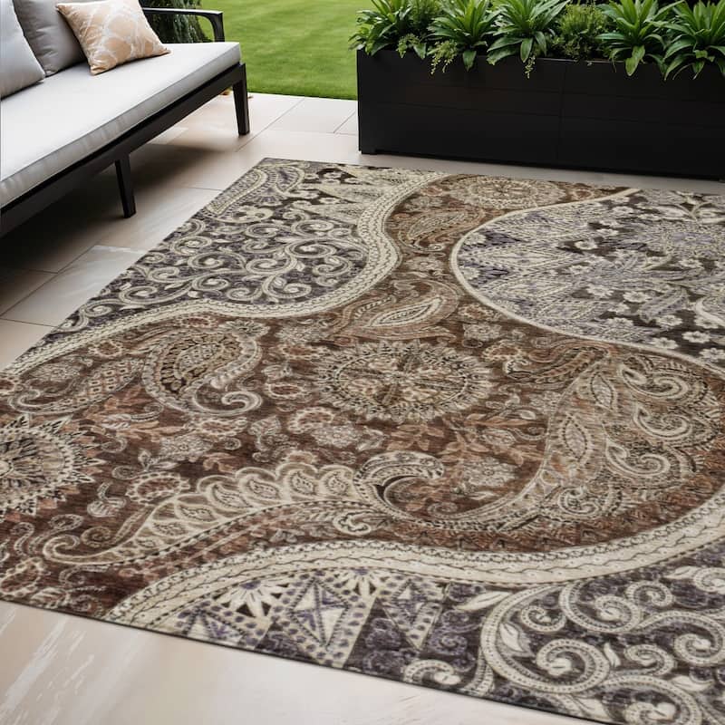 HomeRoots Floral Medallion Transitional Rectangle Outdoor Rug - 3' x 5'