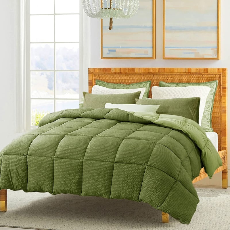 KASENTEX Winter Warmth Quilted Comforter, Cozy Soft Seersucker Textured, Down Alternative Fill - Dark Sage Green - Queen