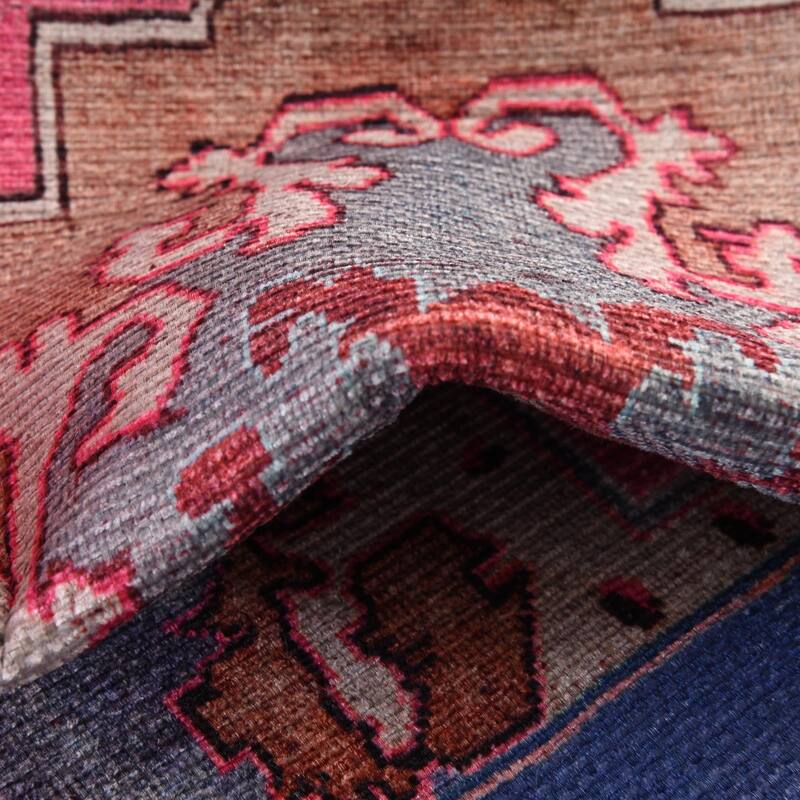 Traditional Rine Collection Area Rug