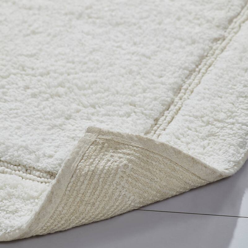 Modern Threads Solid-loop Differently Sized Bathmats (Set of 2)