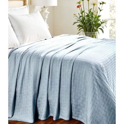 HomeRoots Twin Light Blue Cotton Basketweave Geometric Blanket