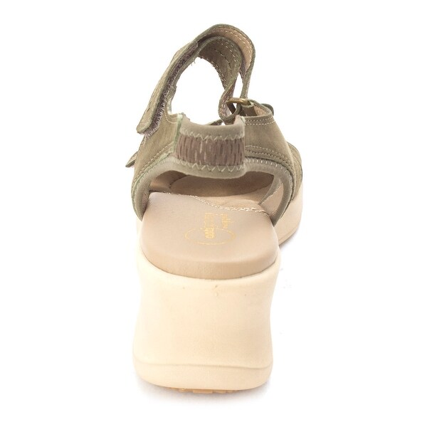 easy spirit hiking sandals