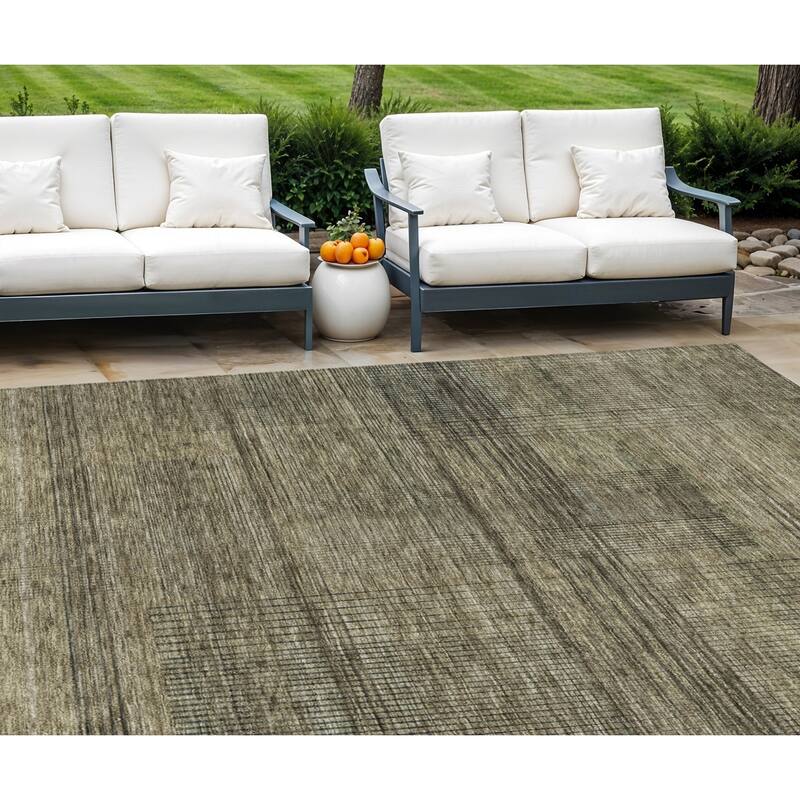 HomeRoots Striped Transitional Rectangle Outdoor Rug - 10' X 14'