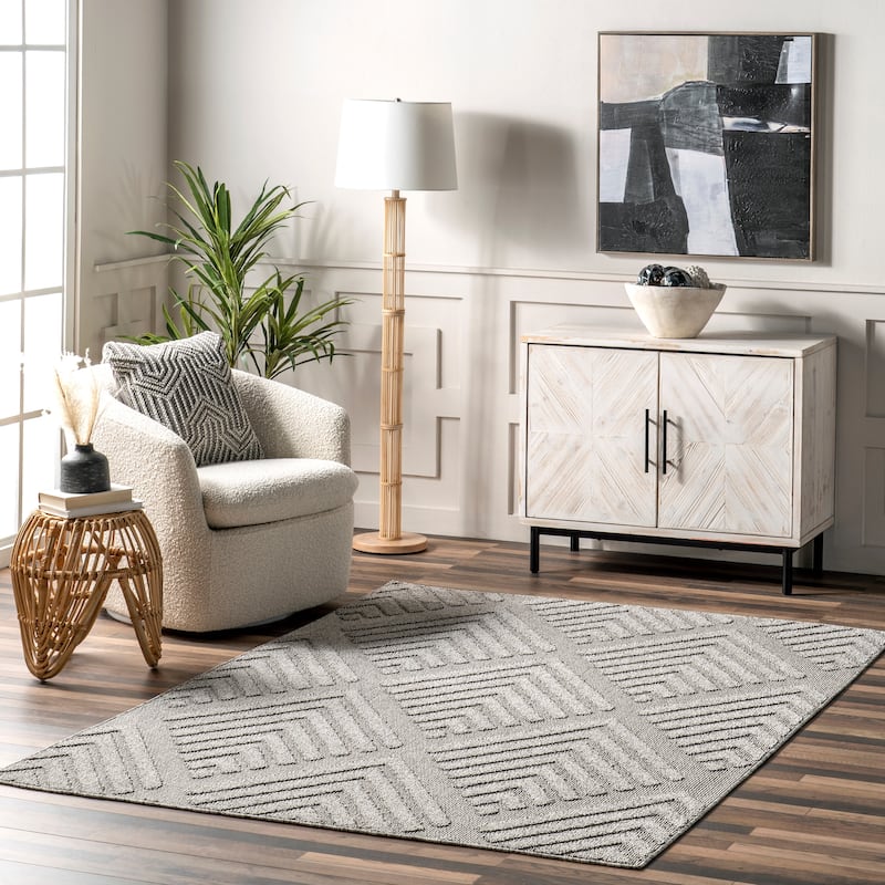 Nuloom Lessie High-Low Geometric Indoor/Outdoor Area Rug - 5' x 8' - Grey