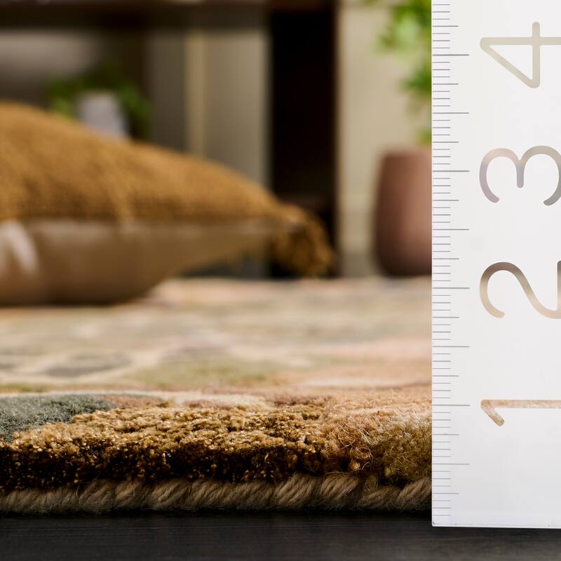 SAFAVIEH Handmade Fifth Avenue Ellory Abstract Wool Rug