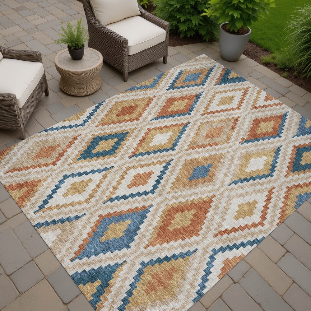 Machine Washable Indoor/ Outdoor Global Geo Chantille Rug