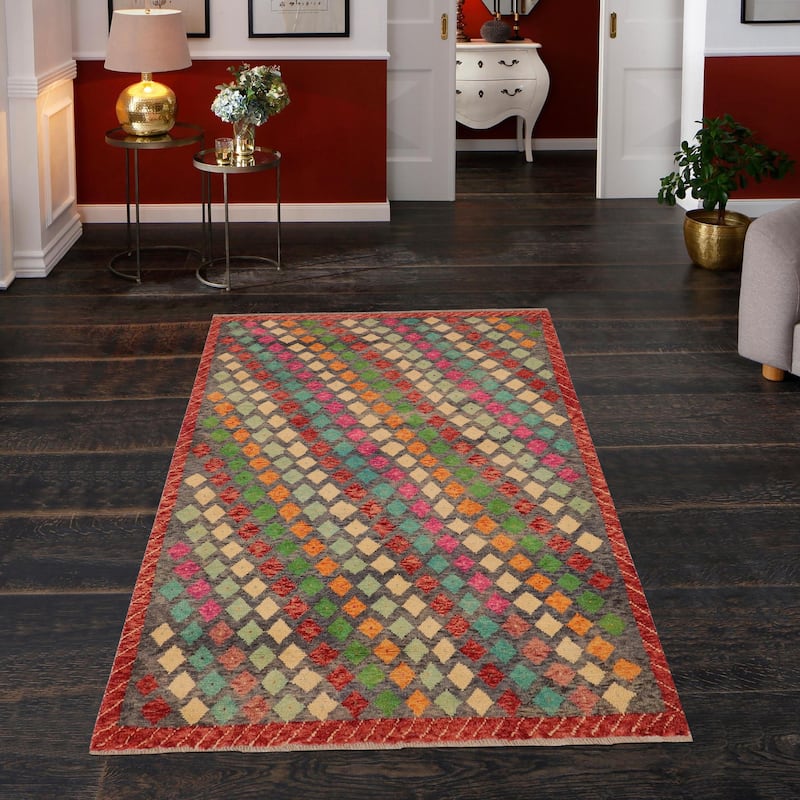 Boho Chic Balochi Stephenson Gray/Red Hand Knotted Wool Rug - 4'2'' x 6'1''