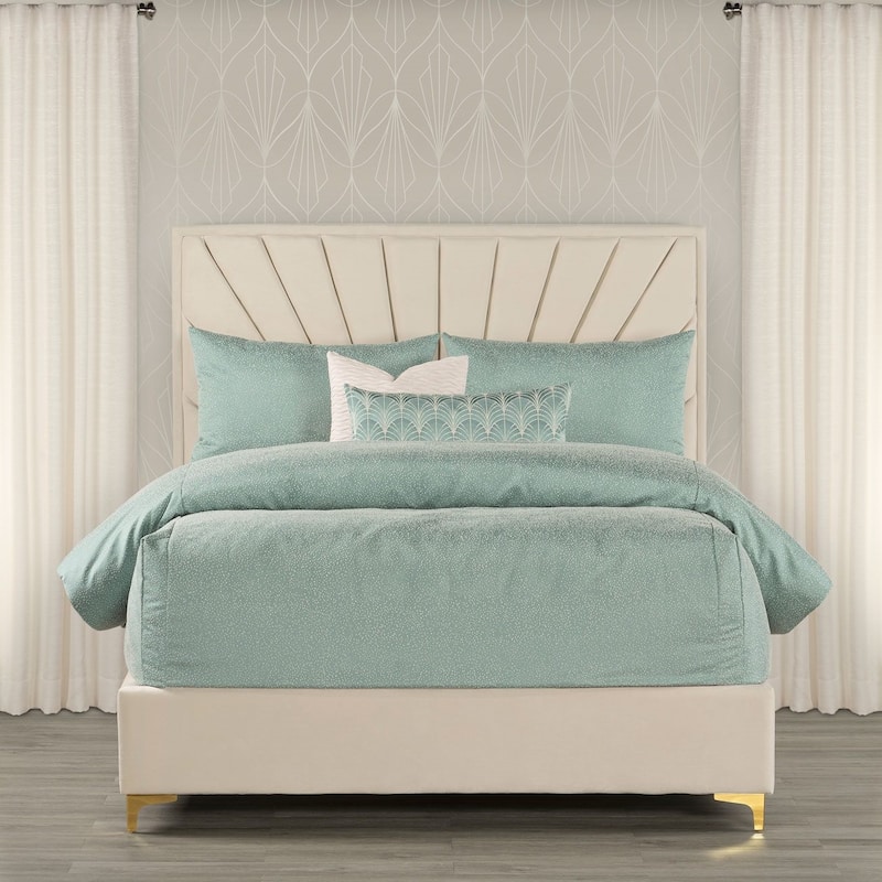 The Great Gatsby Besprinkled Pearl Bed Cap Comforter Set with Sewn Corners - King