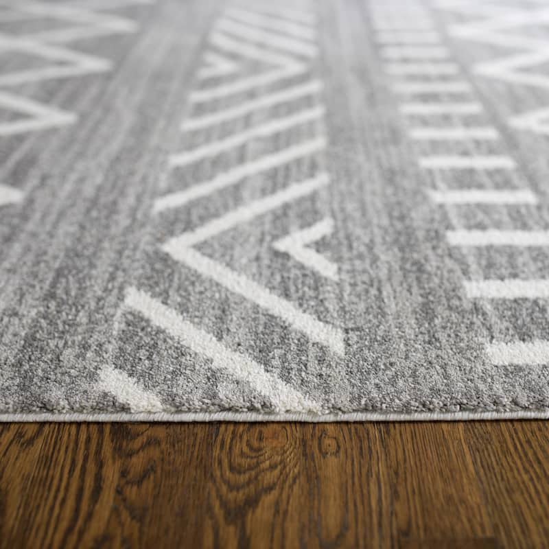 Carson Carrington Salsaker Geometric Area Rug