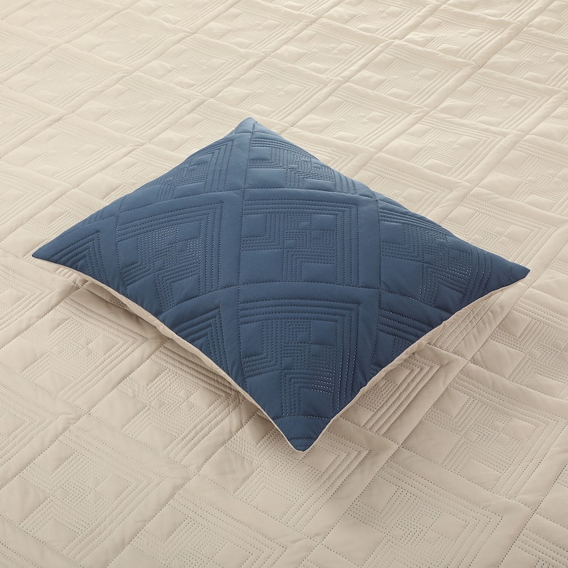 Nanshing Logan 3 Piece Reversible Geometric Quilt Set