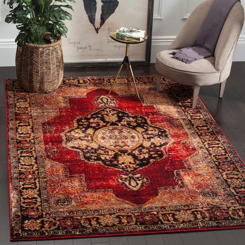 SAFAVIEH Vintage Hamadan Ismay Oriental Distressed Rug - 2'7" x 5' - Red/Multi
