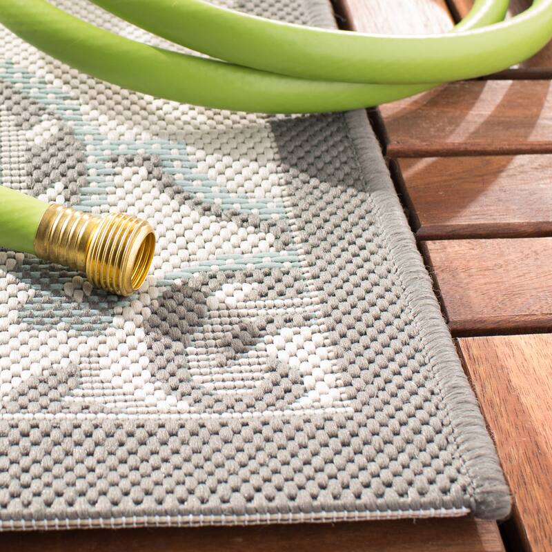 SAFAVIEH Courtyard Ragnhild Indoor/ Outdoor Waterproof Patio Backyard Rug