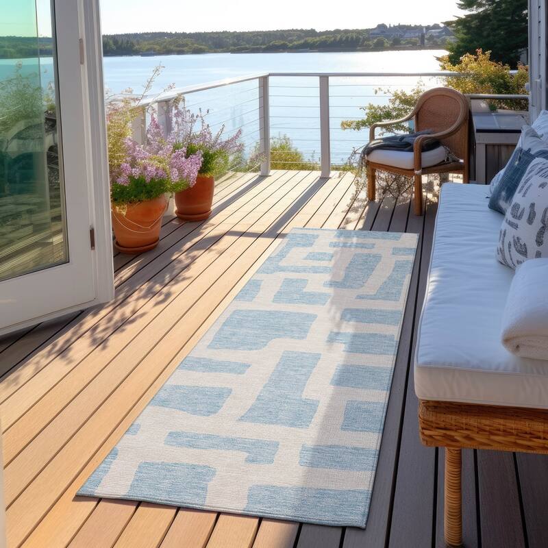 Machine Washable Indoor/ Outdoor Chantille Geo Contemporary Rug - Sky - 2'3" x 7'6"