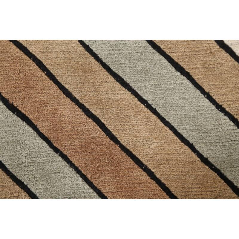 Contemporary Nepalese Vegetable Dye Area Rug Hand-knotted Wool Carpet - 6'1" x 8'10"