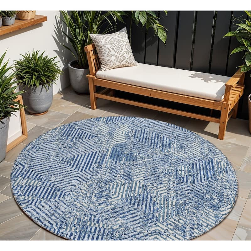 HomeRoots Geometric Transitional Rectangle Outdoor Rug - 8' Round