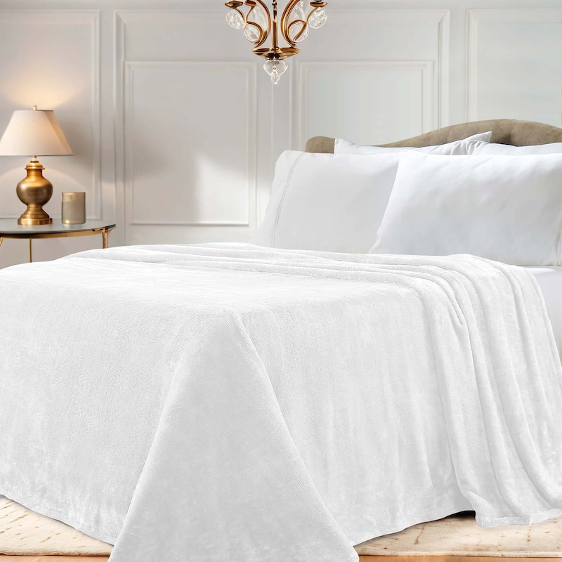 Simply Essential Plush Medium Weight Classic Solid Fleece Blanket