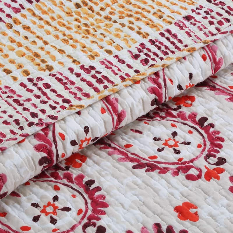 Cozy Line Elamin 3-piece Paisley Reversible Cotton Quilt Bedding Set - Almond/Burgundy/Red