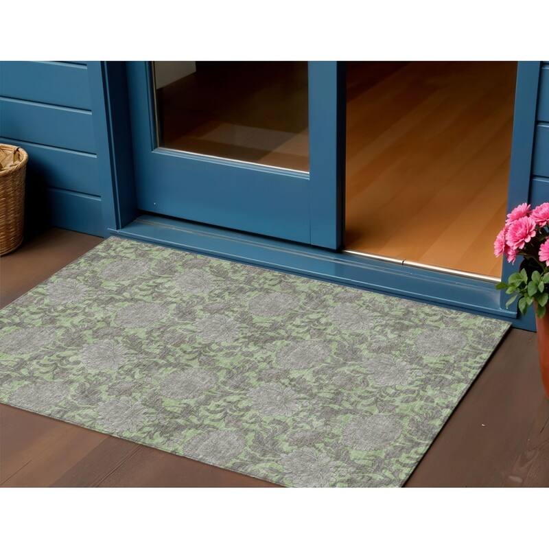HomeRoots Floral Transitional Rectangle Outdoor Rug - 3' x 5'
