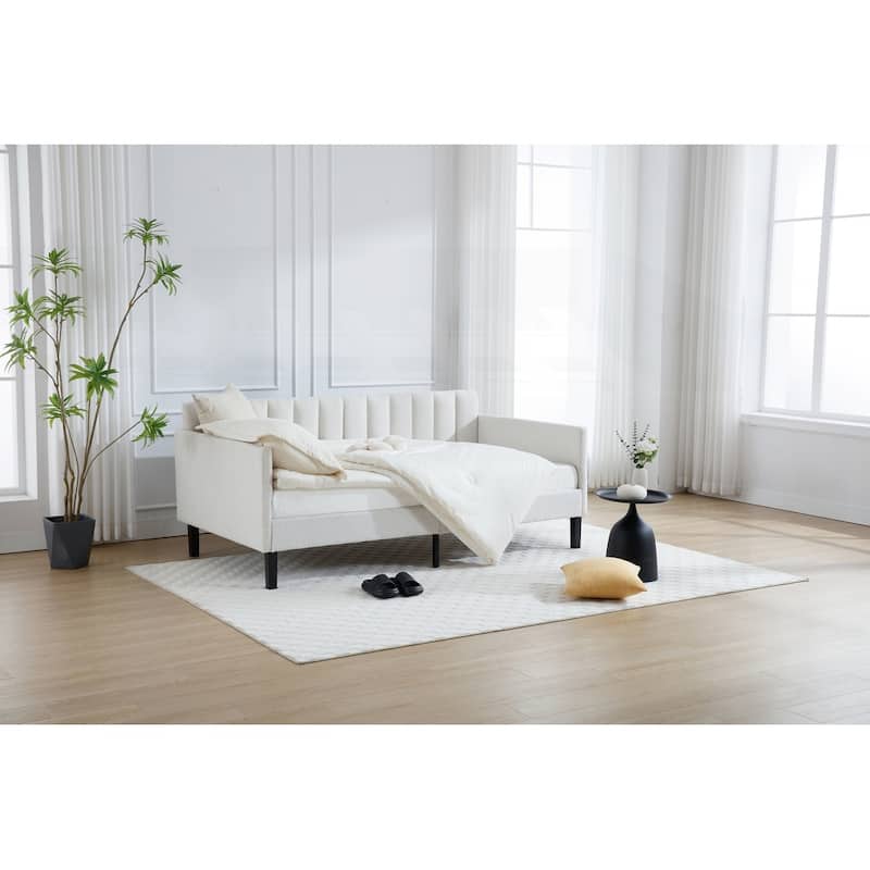 Luxurious Modern Daybed with Tufted Backrest and Exceptional Comfort