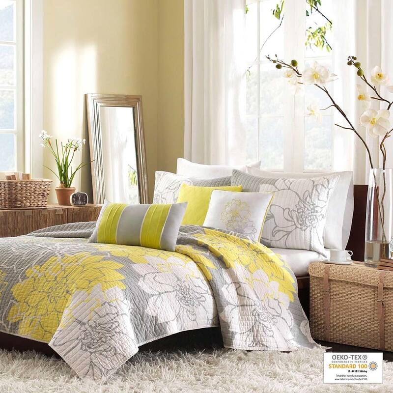 GDF Studio - Lola Printed Cotton Reversible Quilt Set with Throw Pillows