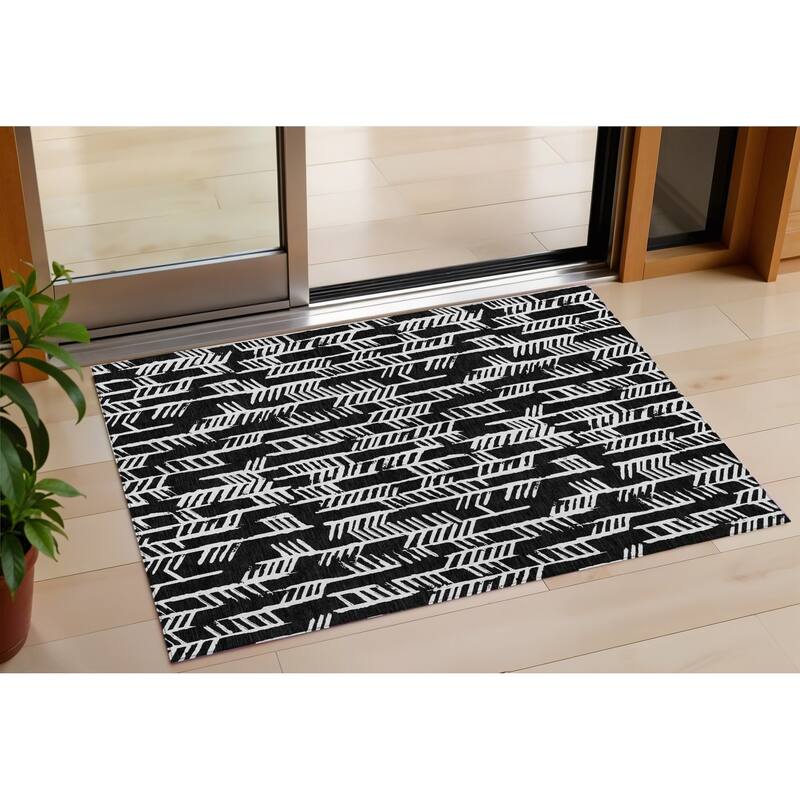 HomeRoots Tribal Transitional Rectangle Outdoor Rug - 3' x 5'