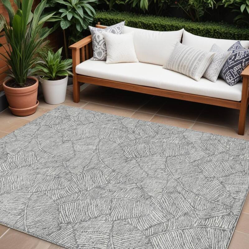 HomeRoots Floral Transitional Rectangle Outdoor Rug - 8' X 10'