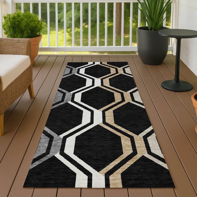 Machine Washable Indoor/ Outdoor Contemporary Dimensions Chantille Rug - Black - 2'3" x 7'6"