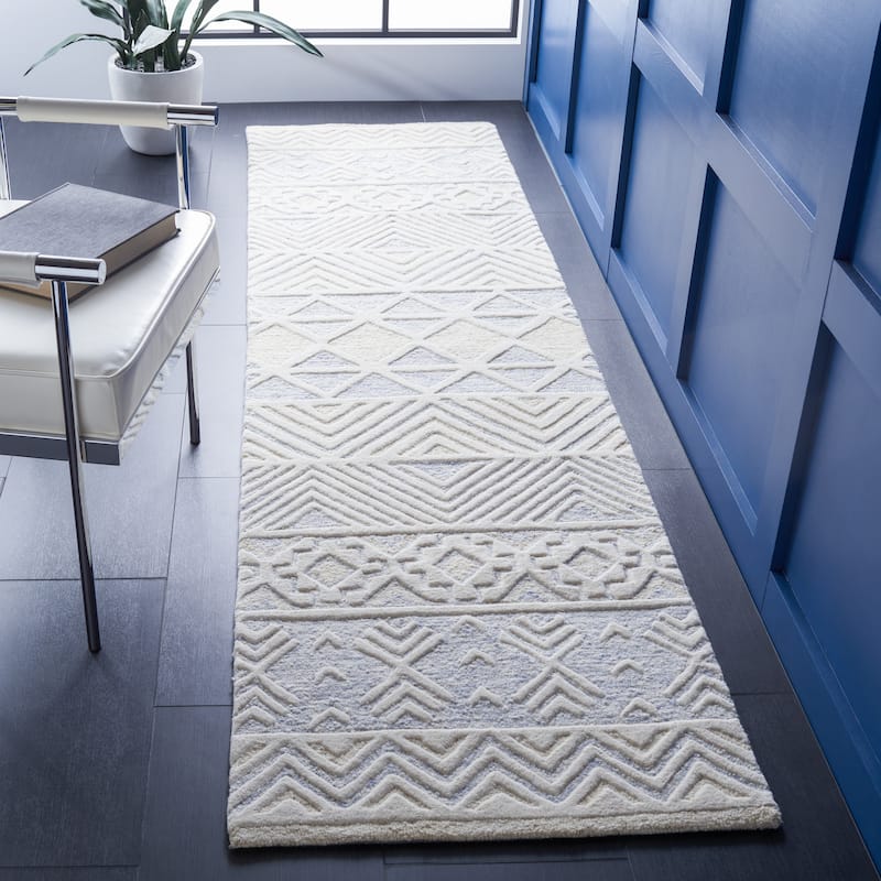 SAFAVIEH Handmade Artistry Mahmure Moroccan Wool Rug - 2'3" x 9' Runner - Ivory/Light Grey