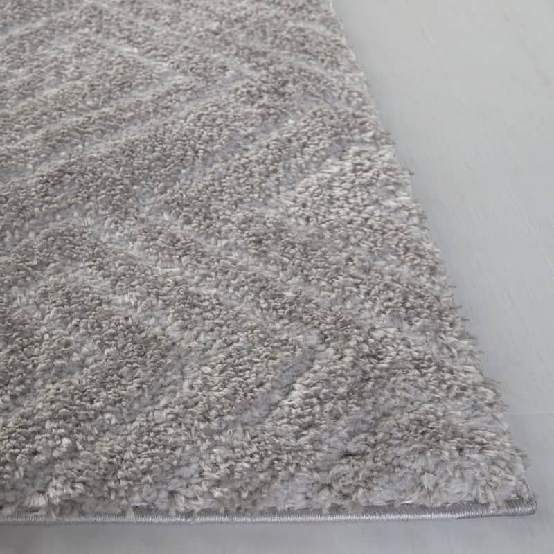 SAFAVIEH Tahoe Shag Nieki Geometric 1.2-inch Thick Rug