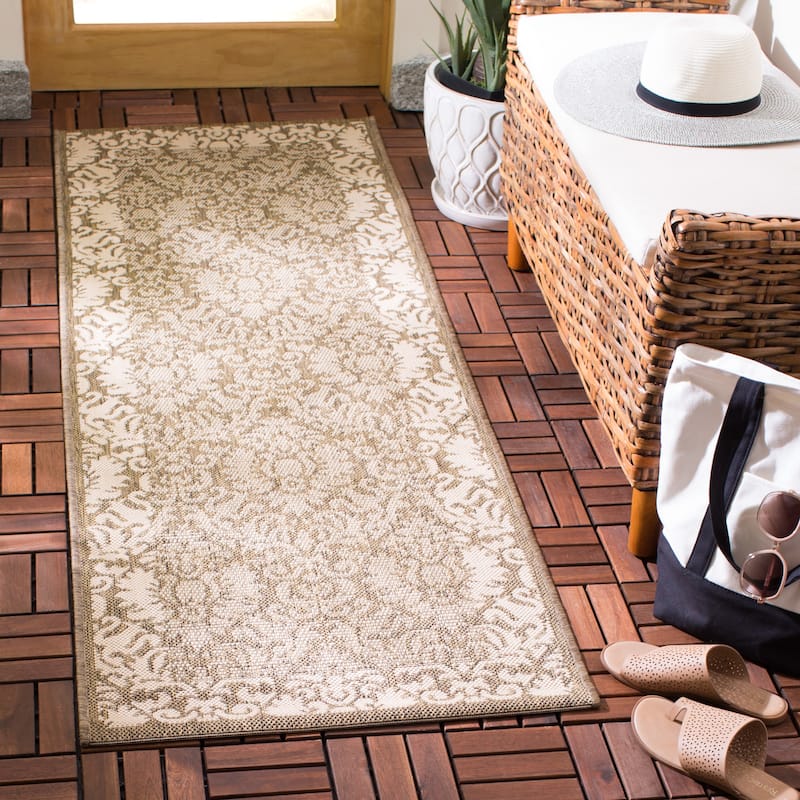 SAFAVIEH, Courtyard Foelke Indoor/ Outdoor Patio Backyard Rug