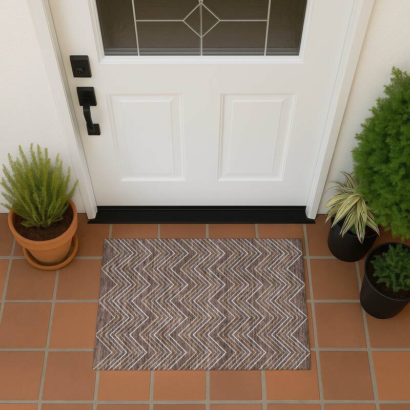 Machine Washable Indoor/ Outdoor Modern Chevron Chantille Rug - Brown - 1'8" x 2'6"