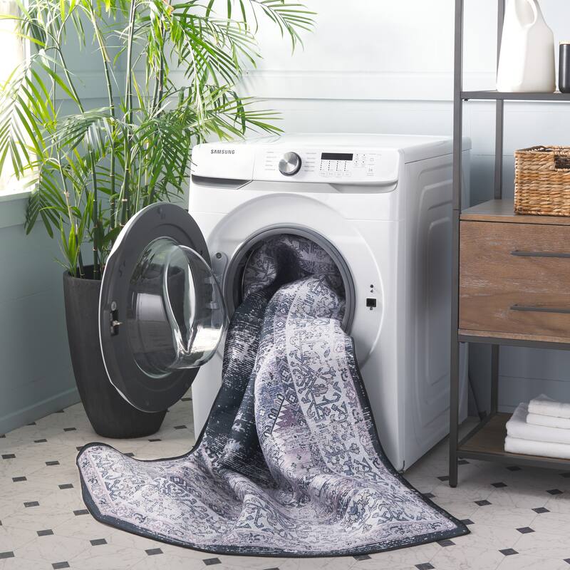 SAFAVIEH Tucson Machine Washable Slip Resistant Liddie Traditional Rug