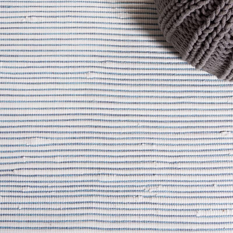 SAFAVIEH, Handmade Montauk Makenzie Stripe Rug