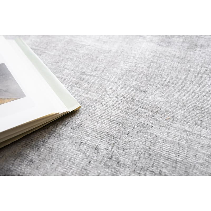 EXQUISITE RUGS Cloud Hand-loomed Wool/Bamboo Silk Ivory/Silver Area Rug.
