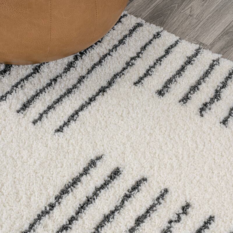 JONATHAN Y Elm Abstract Stripe Geometric Shag Area Rug