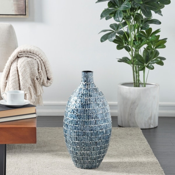 Chai Ware Reticulated Phoenix Vase 五代柴窑鳳纹開孔瓶