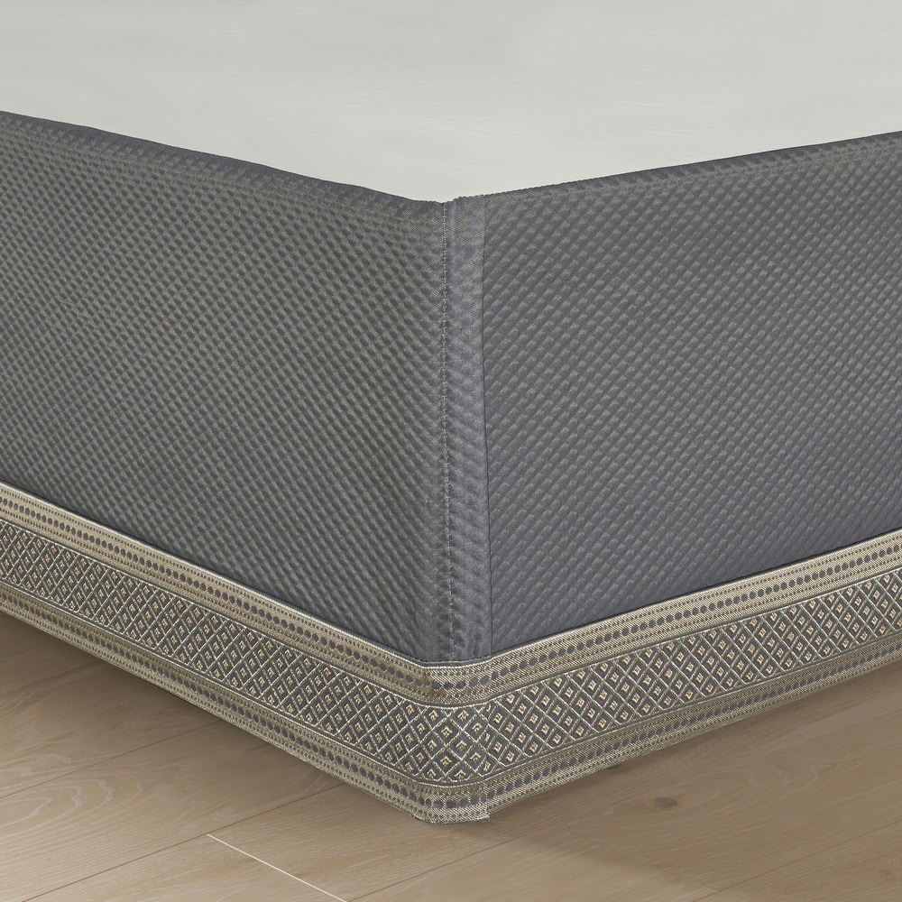 J. Queen New York Excelsior Comforter Set