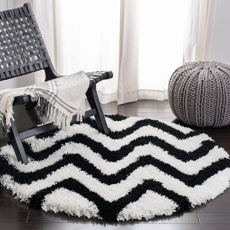SAFAVIEH Handmade Kanesha Shag Karien Rug