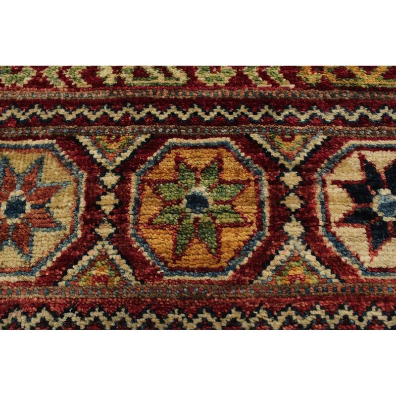 Transitional Khurgeen Delia Red/Green Hand-knotted Wool Rug - 2'8 x 9'4 - 2'7'' x 9'4''