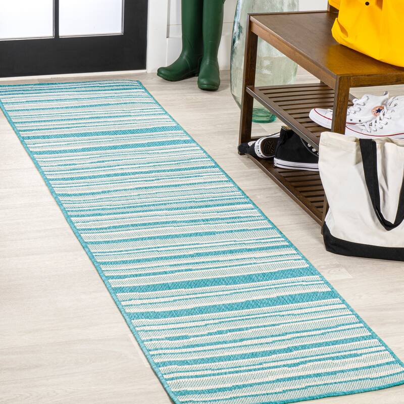 JONATHAN Y Chevron Wavy Stripe Modern Indoor/Outdoor Area Rug