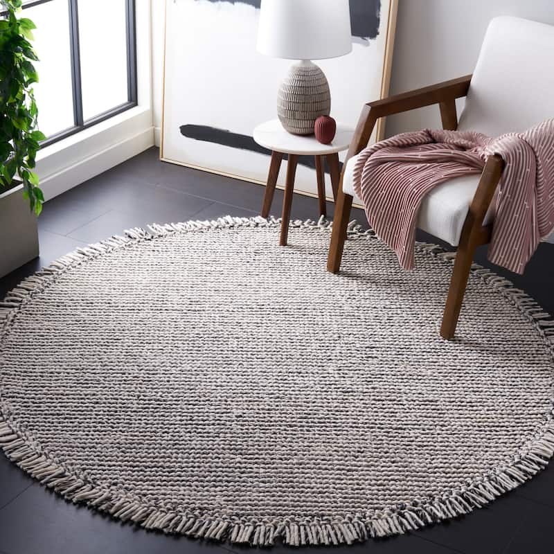 SAFAVIEH Natura Bernetta Wool Fringe Rug - 6' Round - Black/Ivory