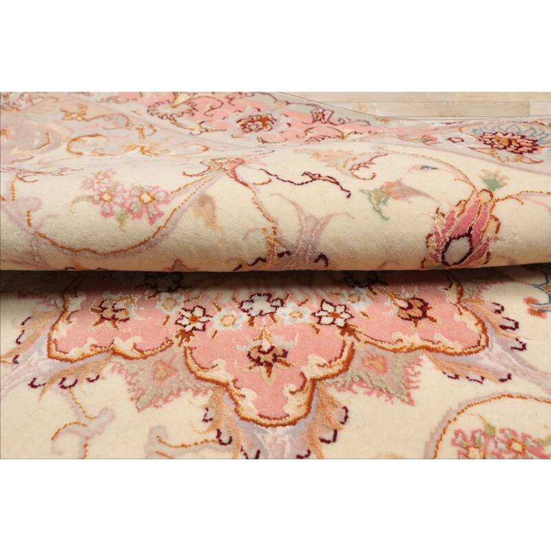 3'5''x5'3'' Hand Knotted Wool Ivory Traditional 300 KPSI Rug - 3' 5'' x 5' 3''