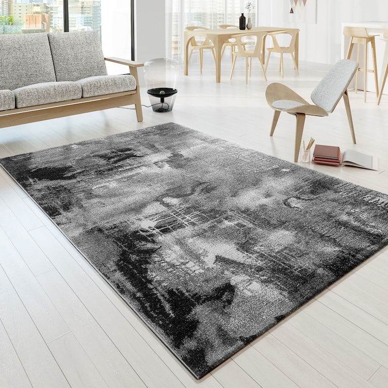 Artful Area Rug with Mottled Design Pattern in Grey - 6'7" x 9'6"