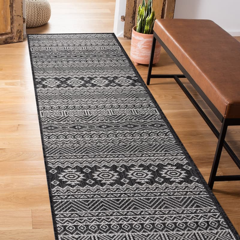 World Rug Gallery Distressed Geometric Bohemian Textured Flat Weave Indoor/Outdoor Area Rug