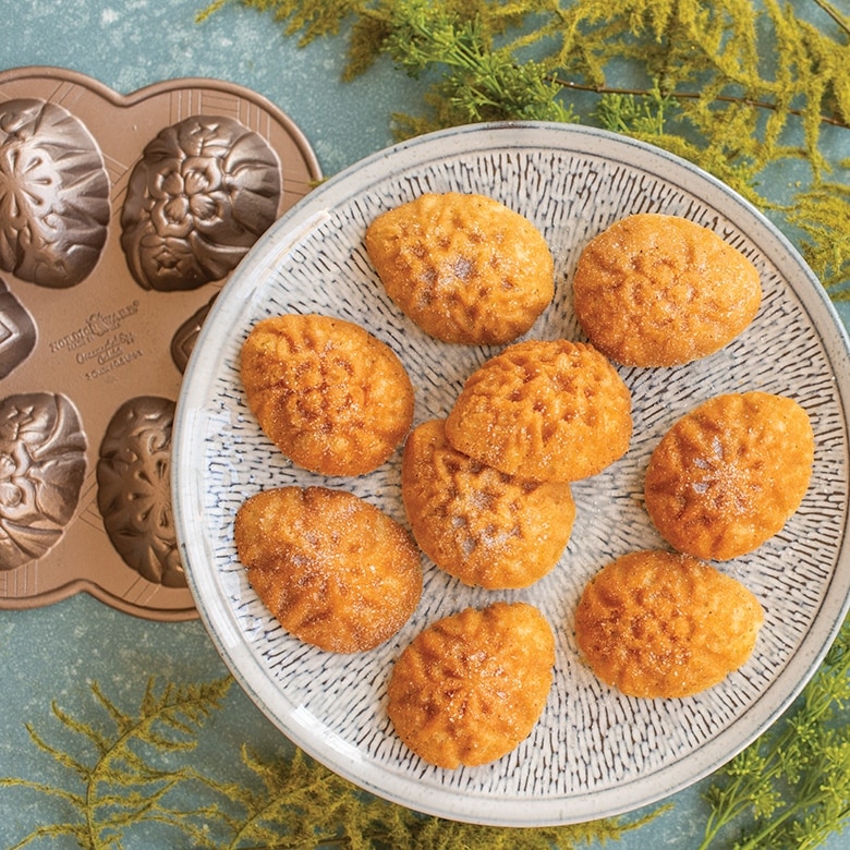 Nordic Ware Ornamental Egg Cakelet Pan - Thumbnail 4