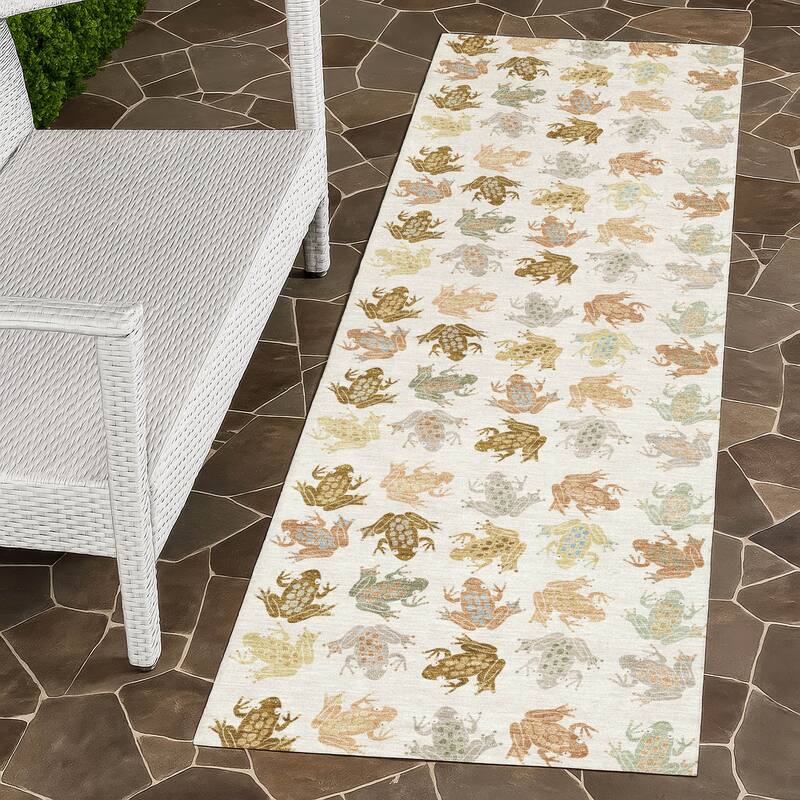 Machine Washable Indoor/ Outdoor Modern Frogs Chantille Rug - Ivory - 2'3" x 7'6"