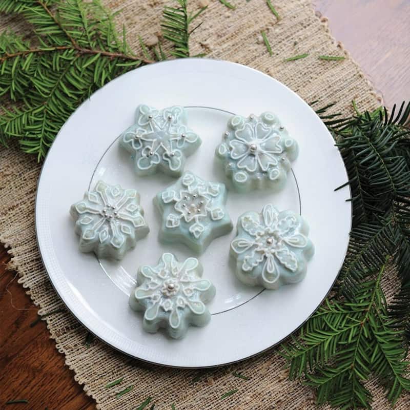 Nordic Ware Frozen Snowflake Cakelet Pan, Silver
